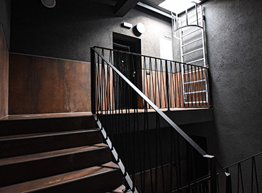 gallery-item